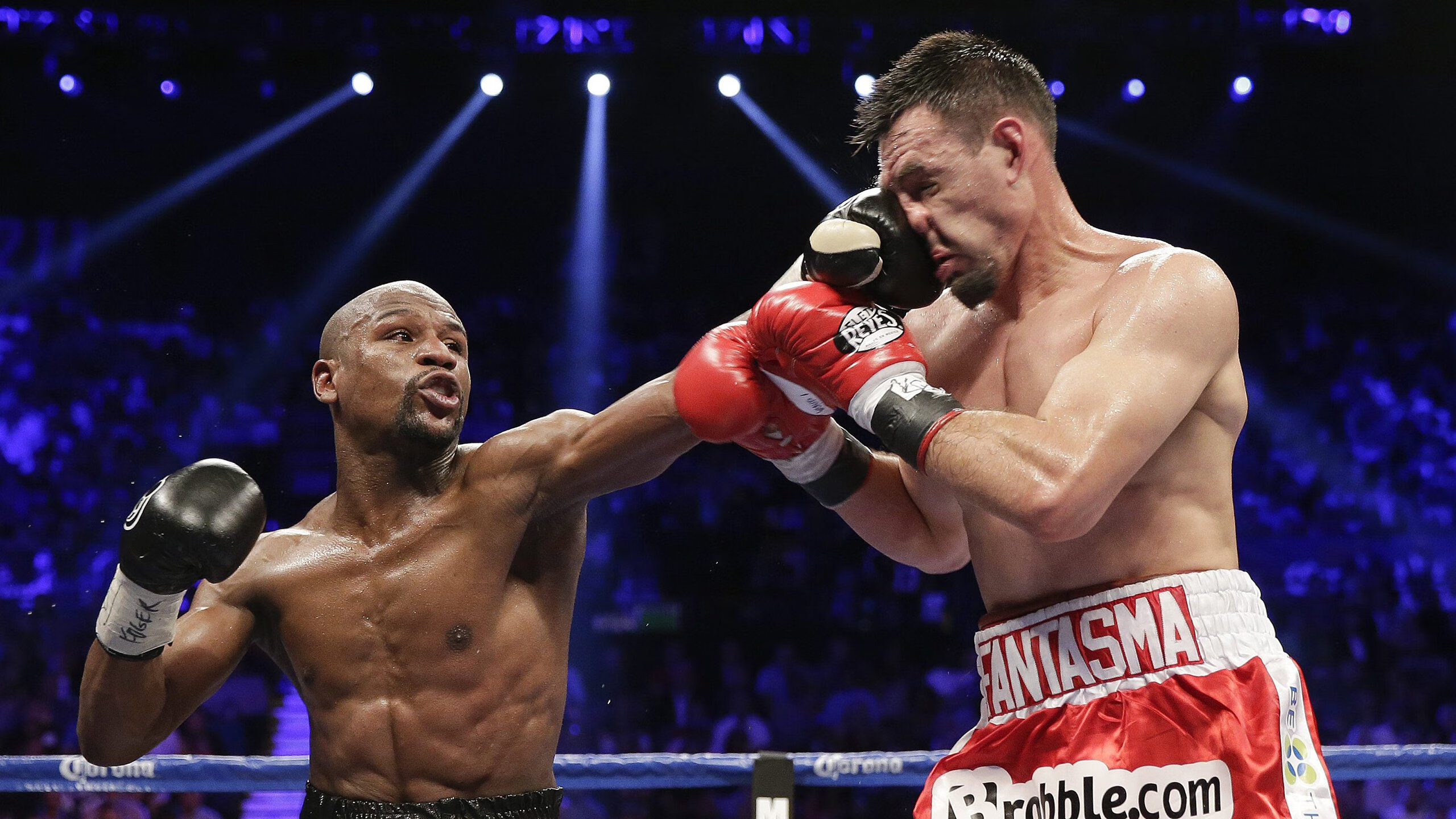 爱游戏-沃尔什蝶泳决赛前半程即确立优势，沃尔比赛集锦