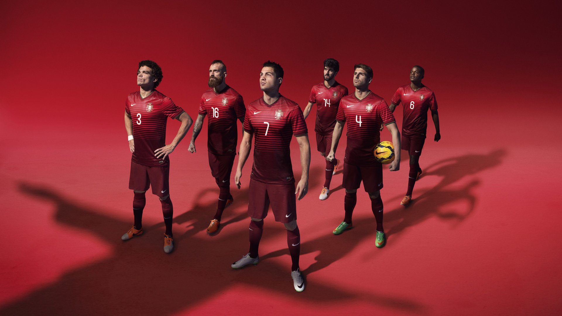 AIYOUXI.COM-“青训明星教练团队诞生，助推青少年足球发展”，著名足球青训教练